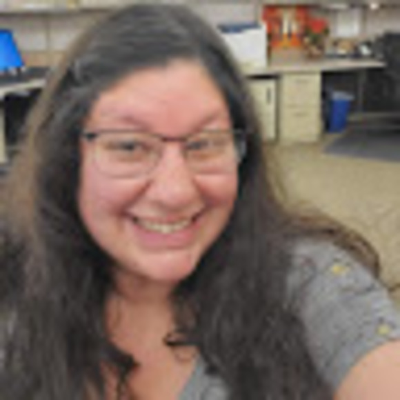 Meet your Posher, Lisa - Picture 1 of 1